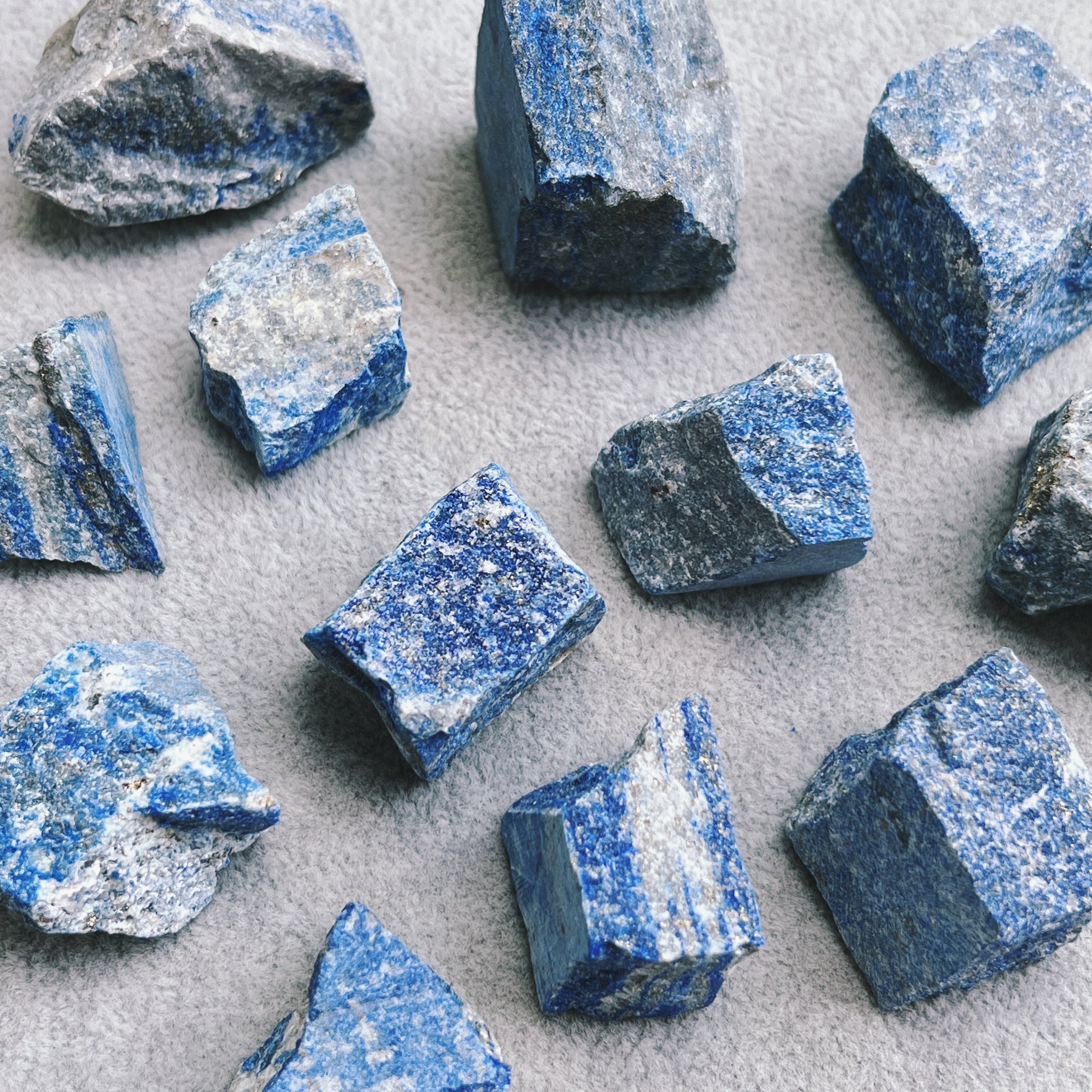 LAPIS LAZULI – my crystal earth