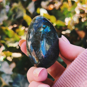 Labradorite Palmstone (CLEARANCE)