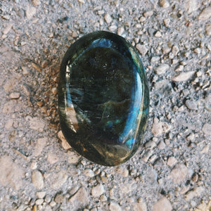 Labradorite Palmstone (CLEARANCE)